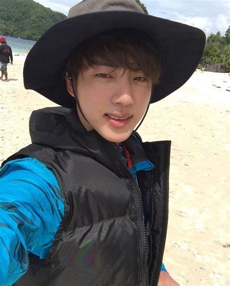 BTS Jin's Unbelievable Jump [Law of the Jungle] .